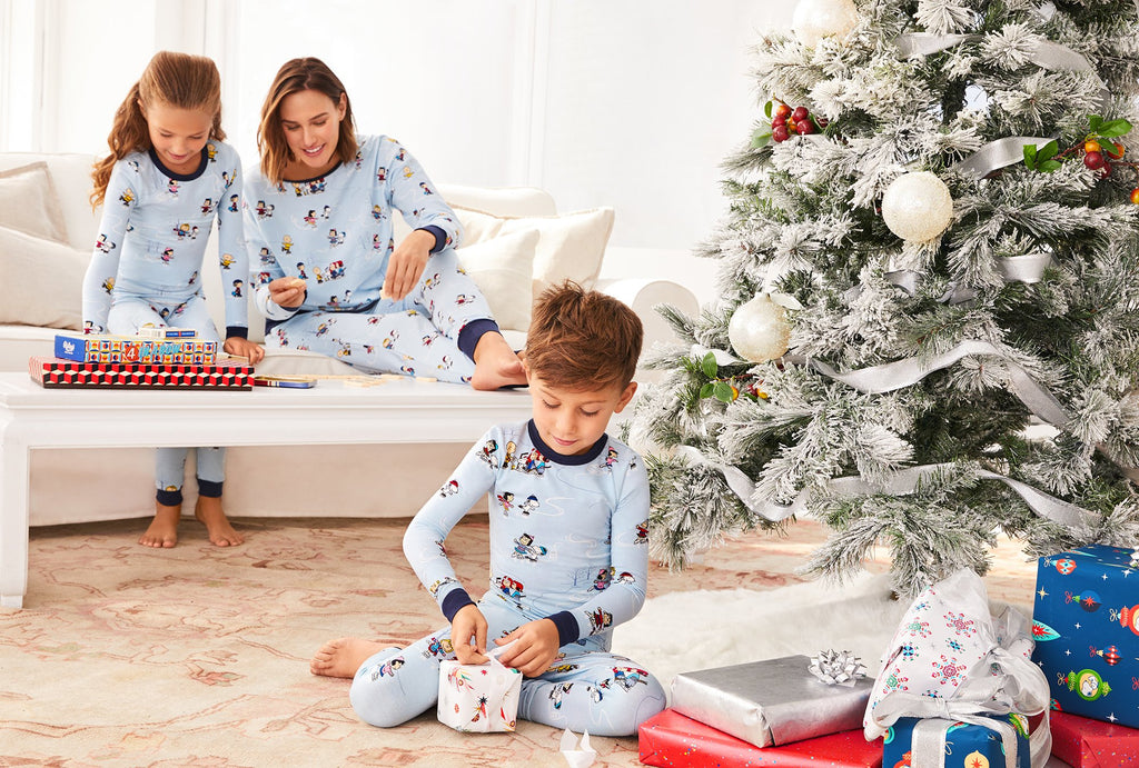 Peanuts® on Ice Stretch Lounge Dog PJ