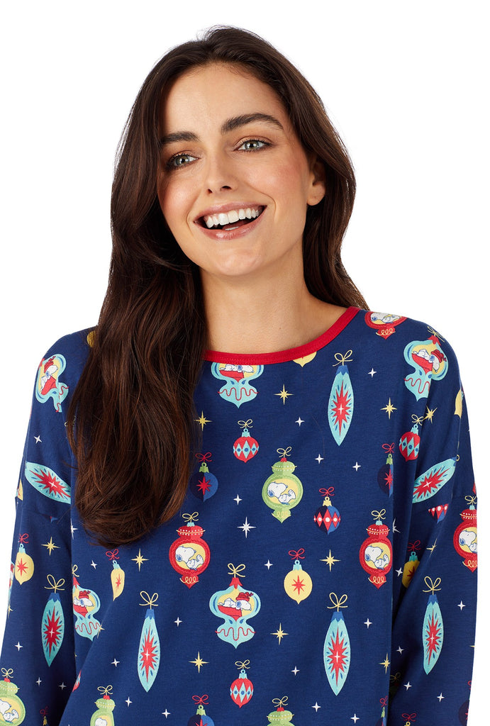 Snoopy® Ornaments Stretch Long Sleeve Pullover Crew & Jogger Set